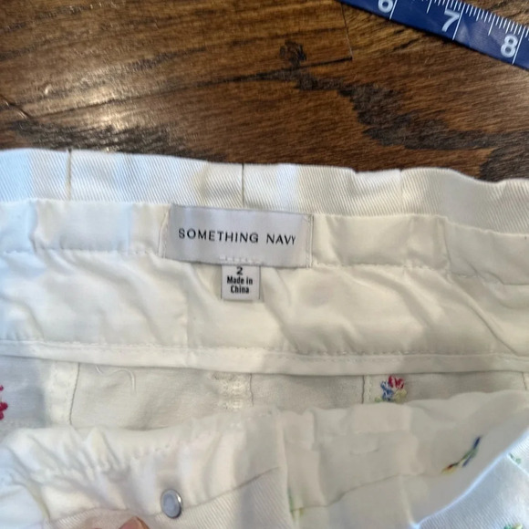 Something Navy Sylvia Floral Embroider Denim Pants White Size 2 U0770 - Picture 9 of 12